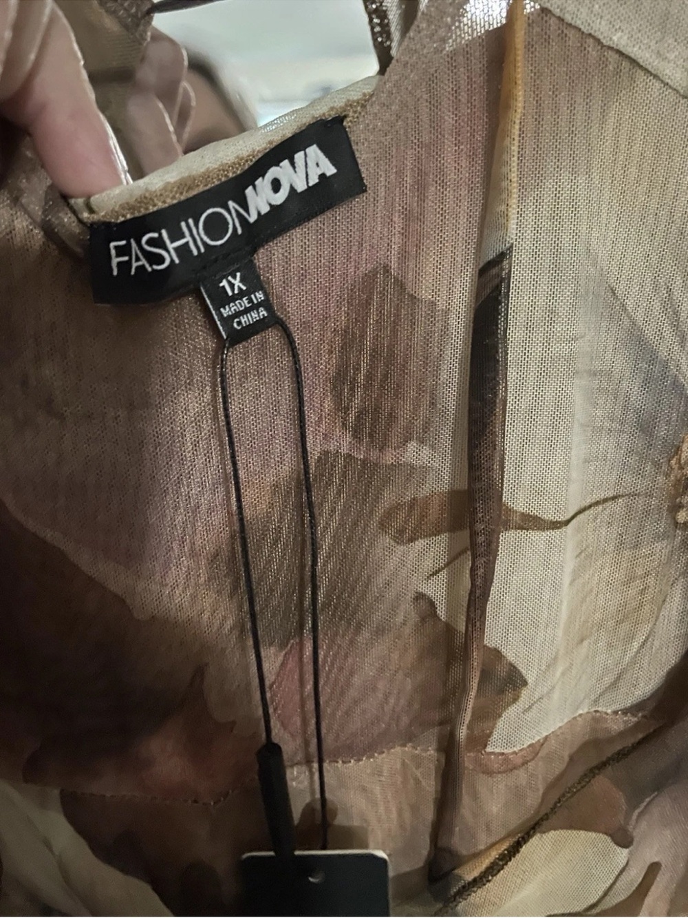 NWT Fashion Nova Women’s Jumpsuit/jumper pants halter size 1X New Sandals Size 9 - Picture 9 of 13